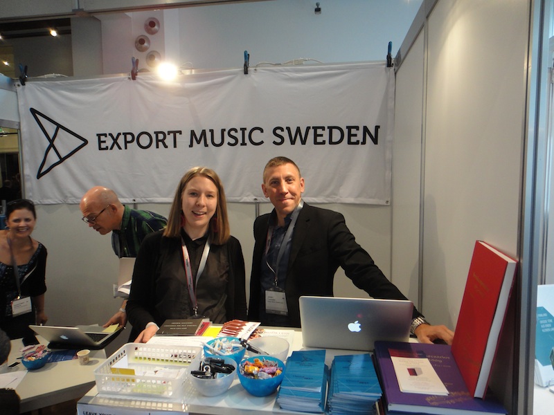 Jesper och Sofia fr&aring;n Export Music Sweden i den svenska montern.